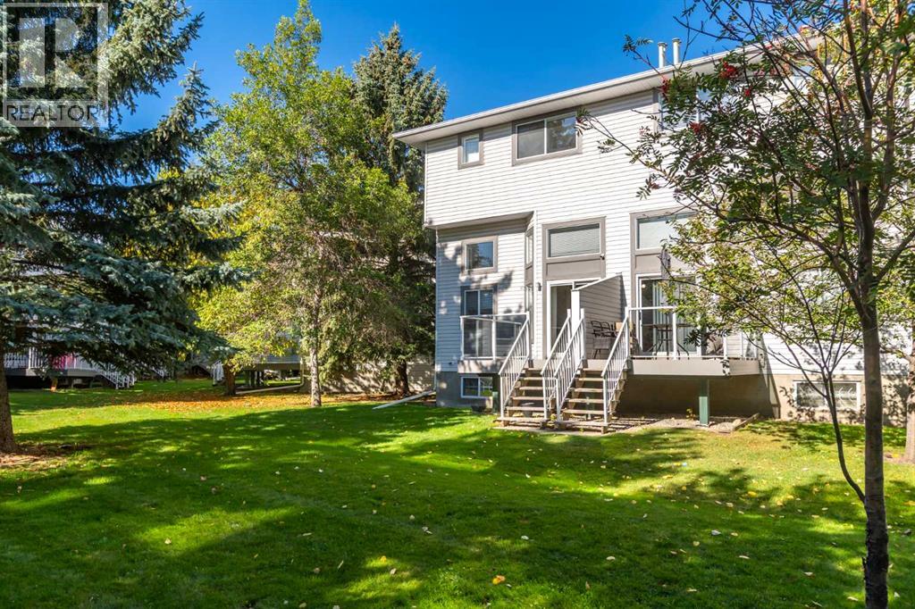 Single Family House 4 Level for Sale in  Kingsland Villas SW Kingsland Calgary 