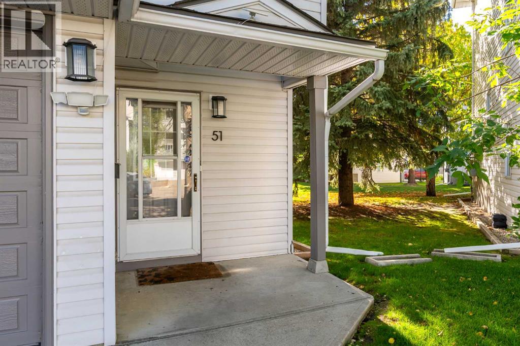 Single Family House 4 Level for Sale in  Kingsland Villas SW Kingsland Calgary 