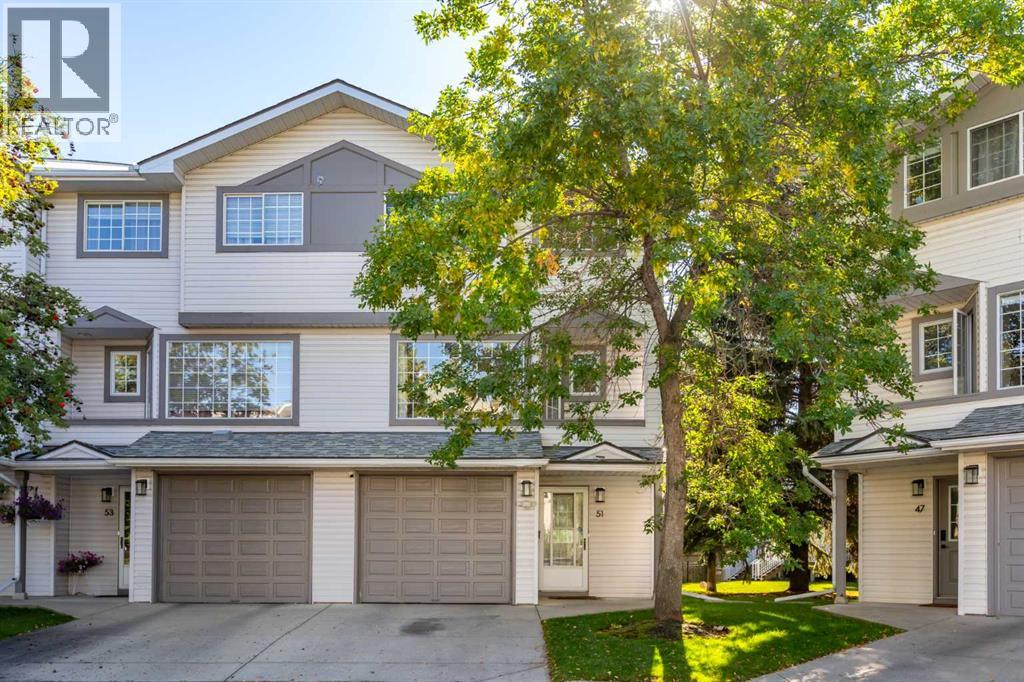 Single Family House 4 Level for Sale in  Kingsland Villas SW Kingsland Calgary 