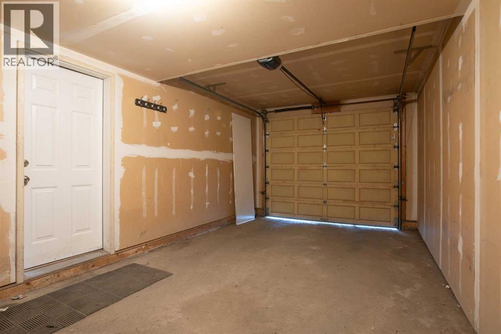 Single Family House 4 Level for Sale in  Kingsland Villas SW Kingsland Calgary 