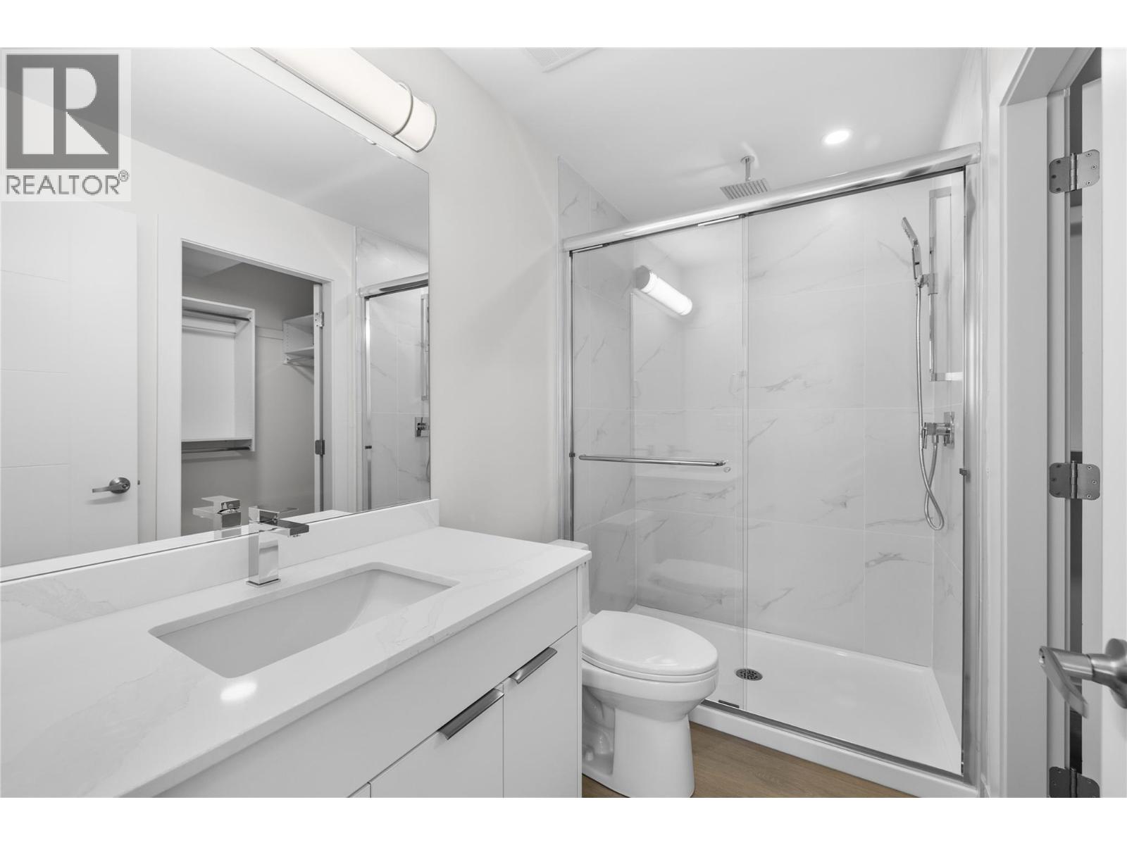 203 5300 Main Street, Kelowna