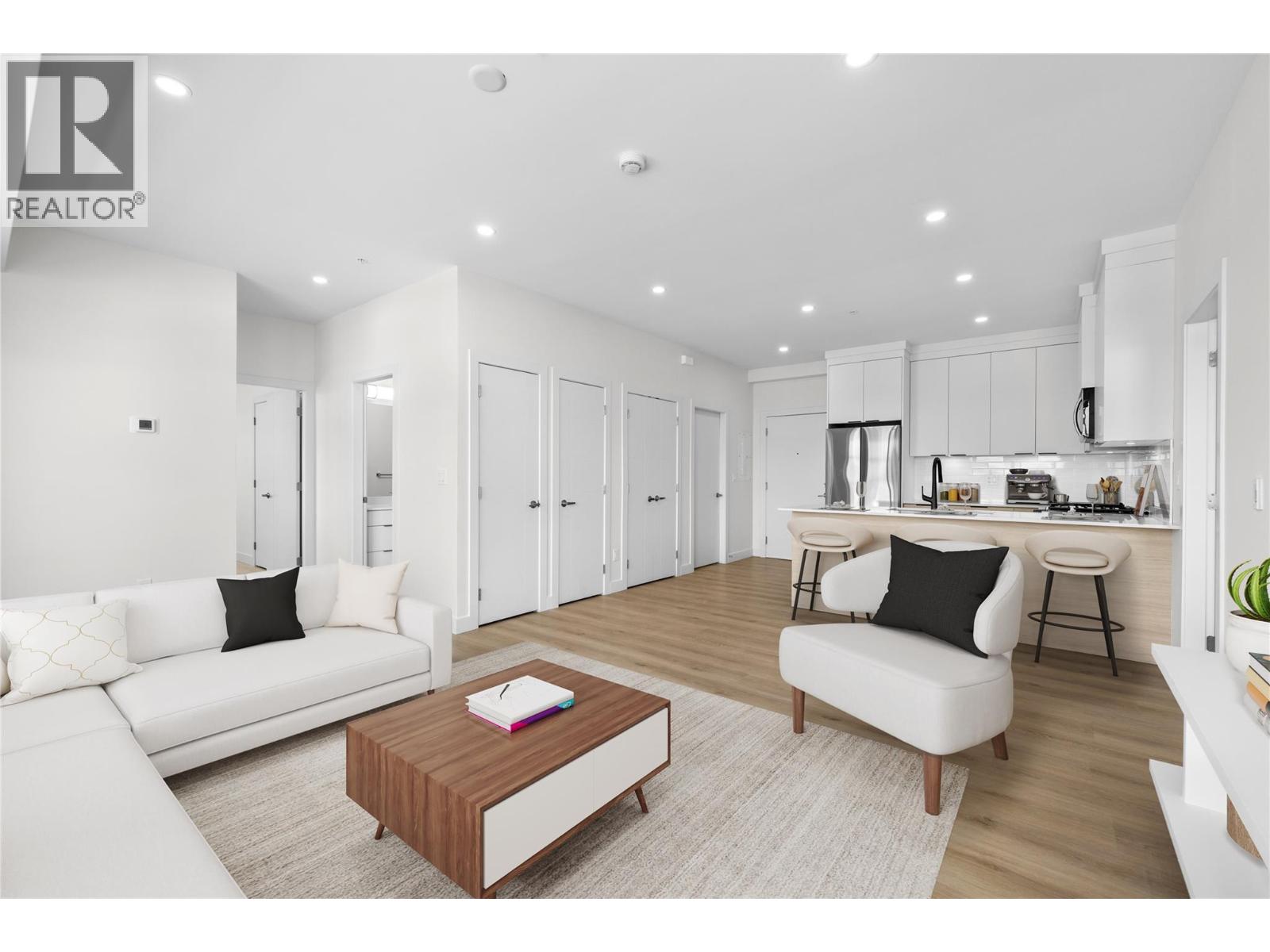 203 5300 Main Street, Kelowna