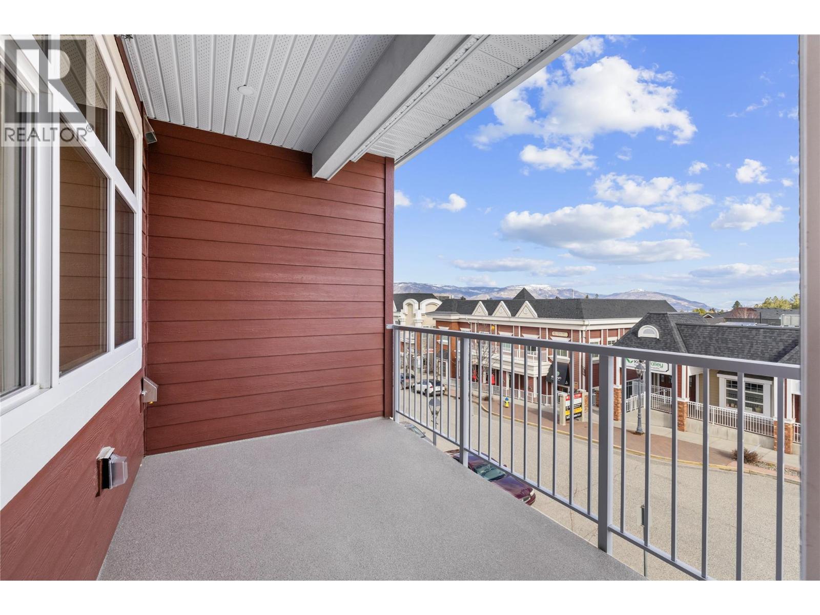 203 5300 Main Street, Kelowna