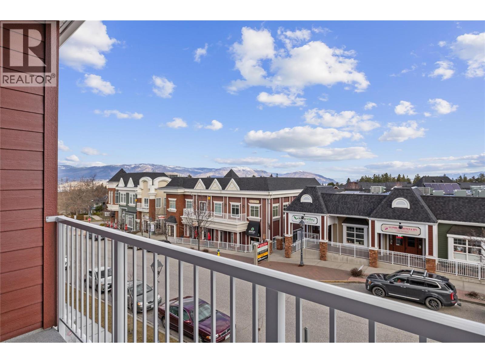 203 5300 Main Street, Kelowna