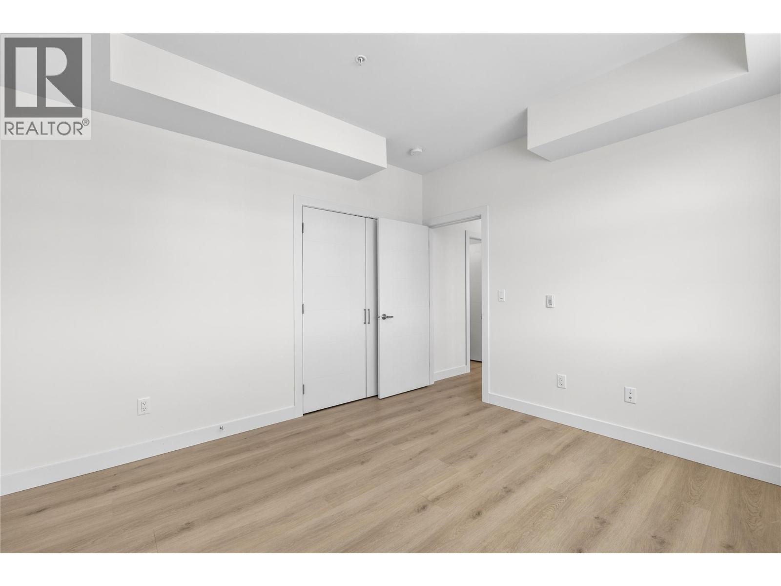 203 5300 Main Street, Kelowna