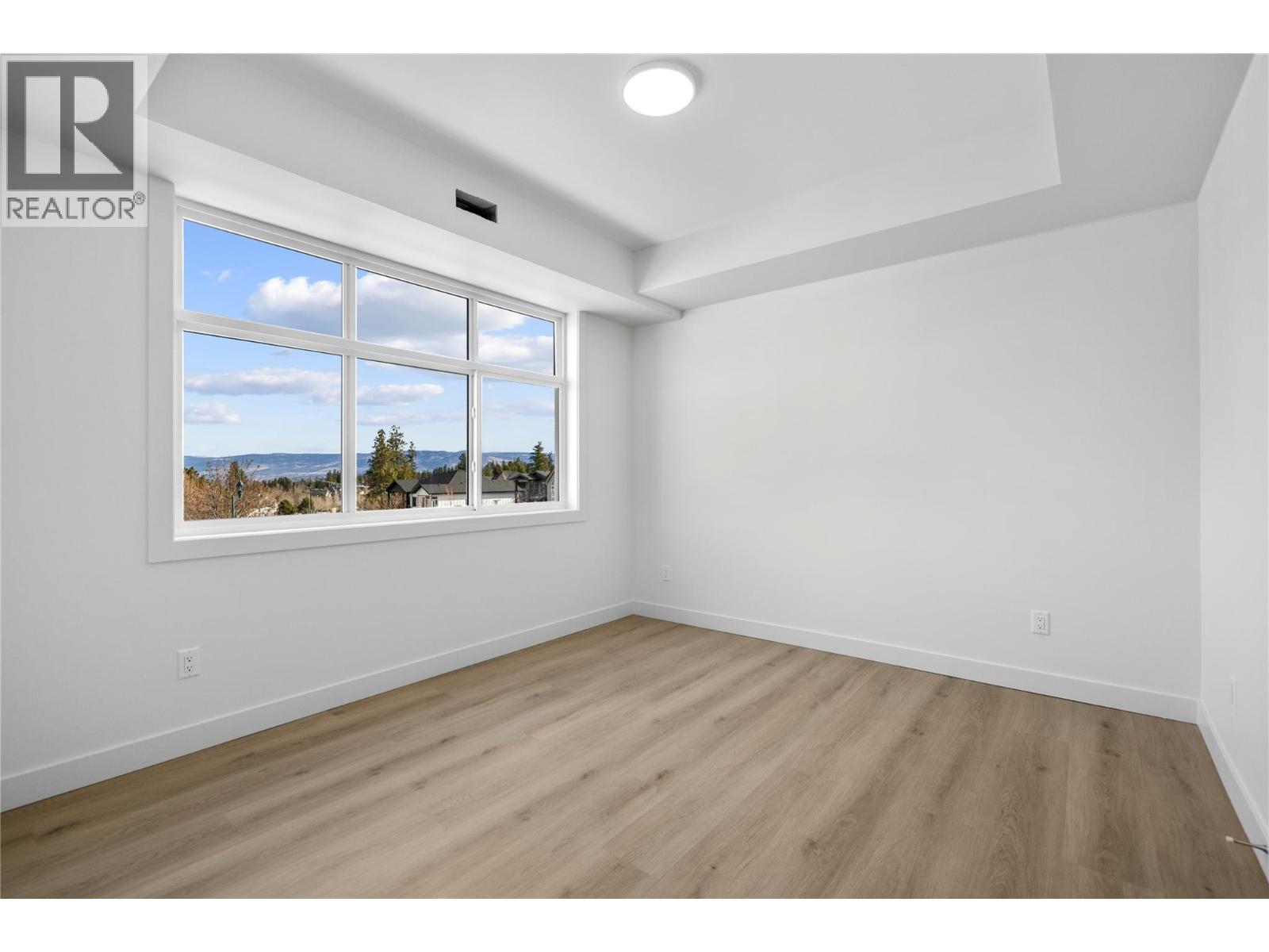 203 5300 Main Street, Kelowna