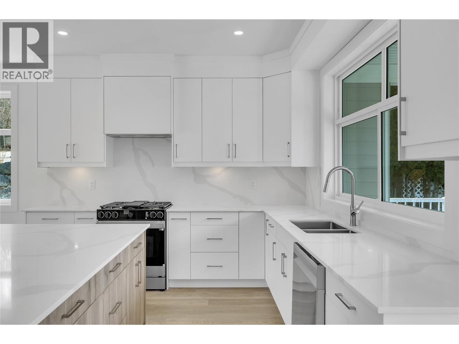 124 5300 Main Street, Kelowna