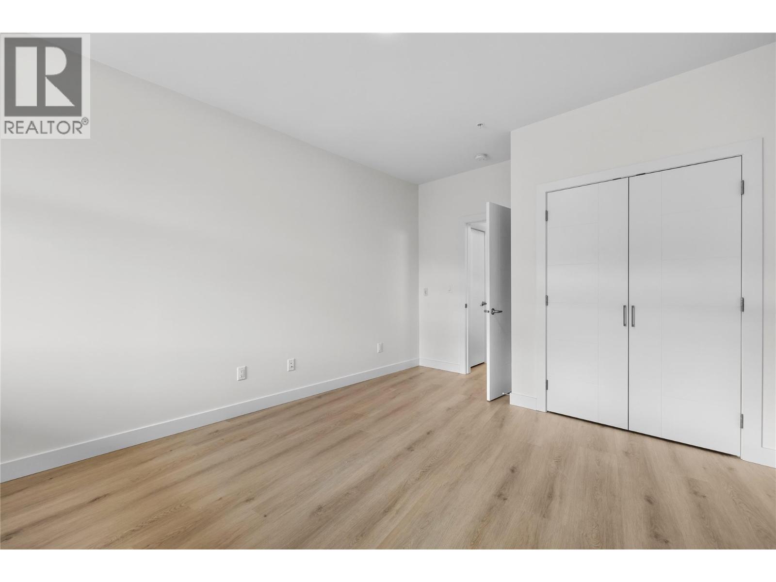 204 5300 Main Street, Kelowna