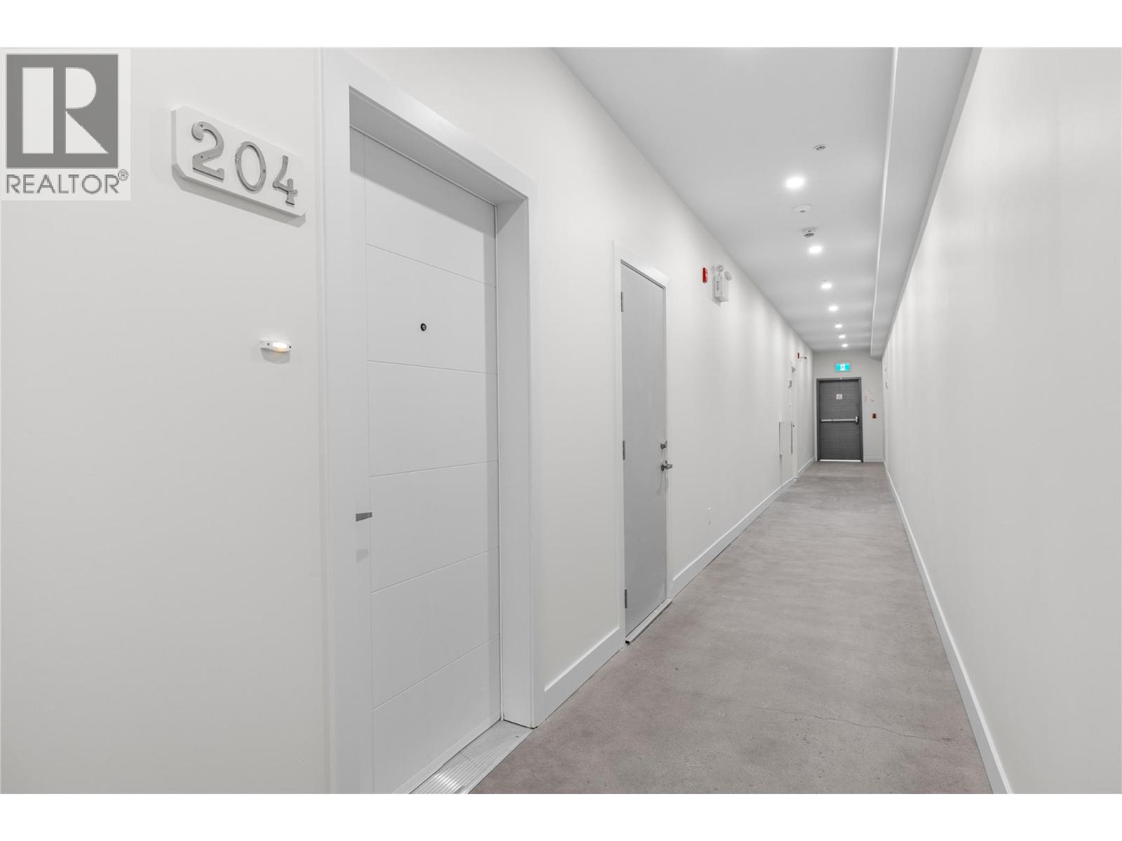 204 5300 Main Street, Kelowna