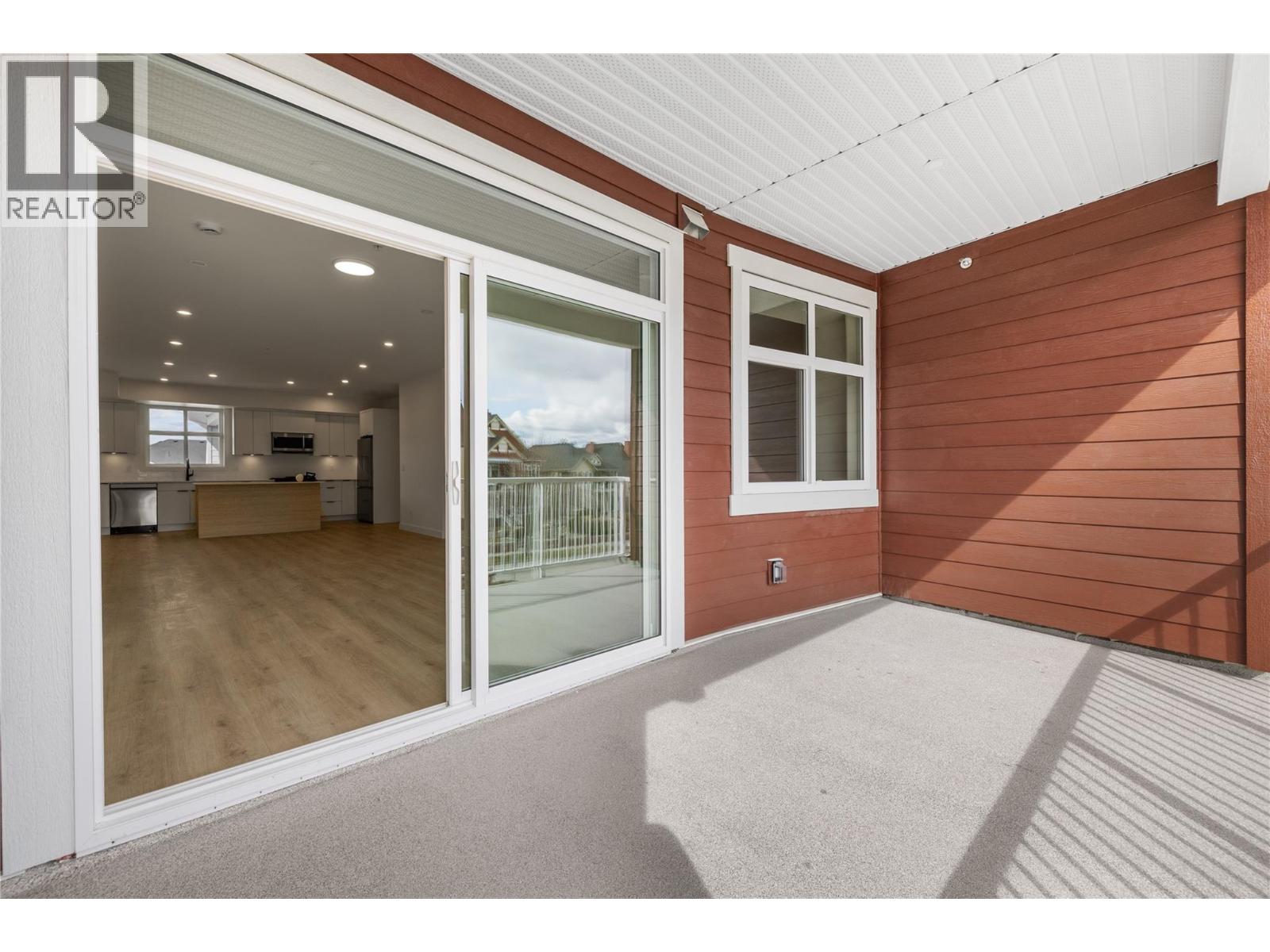 204 5300 Main Street, Kelowna