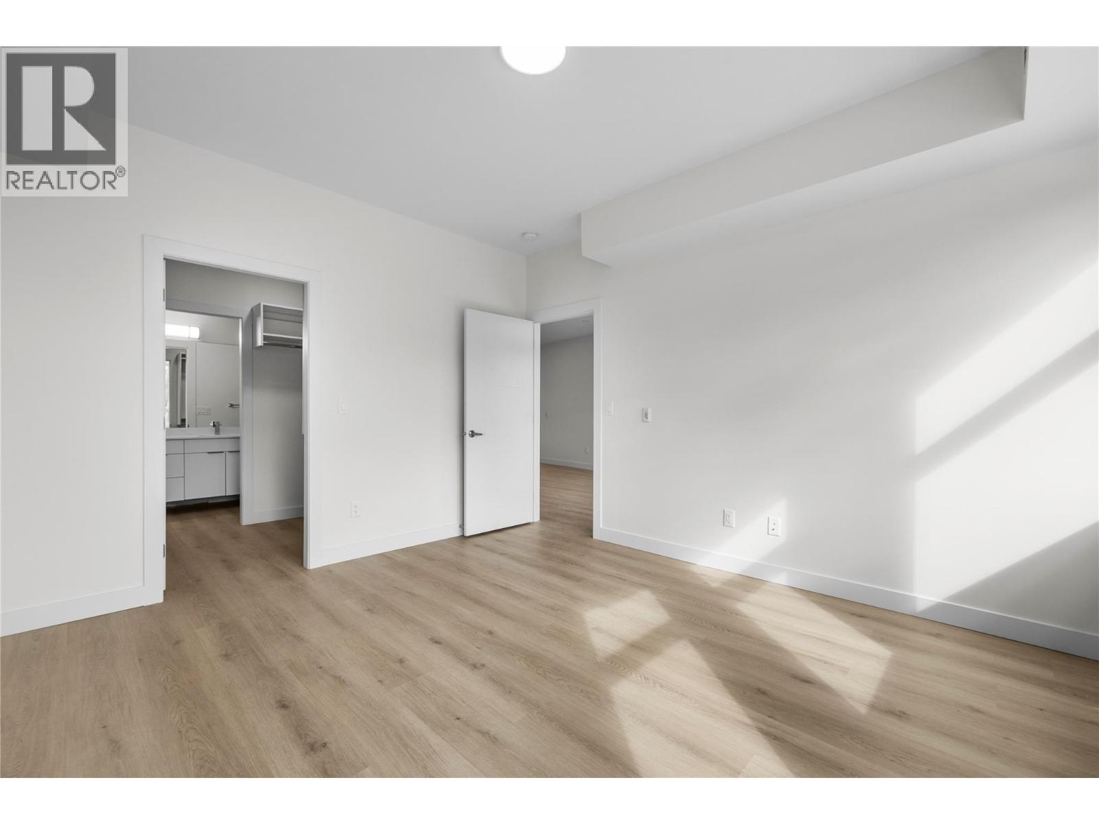 204 5300 Main Street, Kelowna