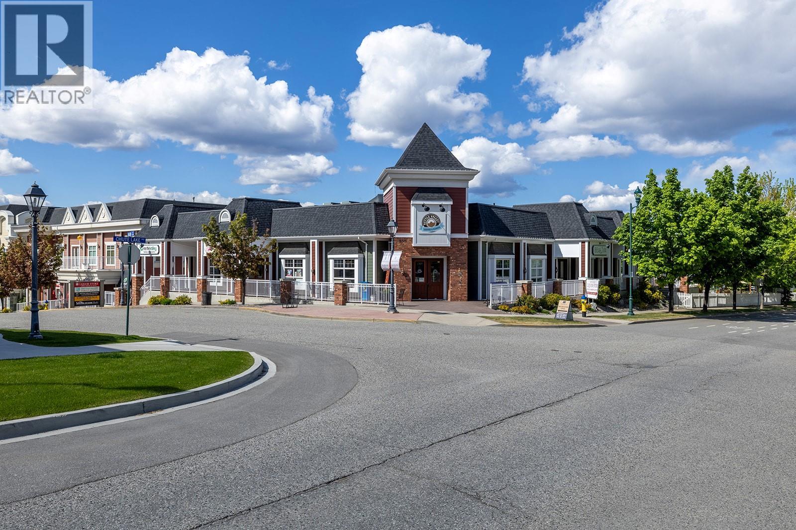 204 5300 Main Street, Kelowna