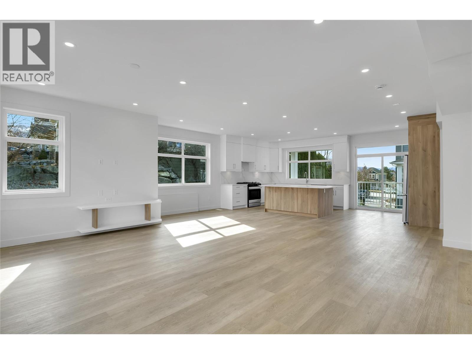 124 5300 Main Street, Kelowna