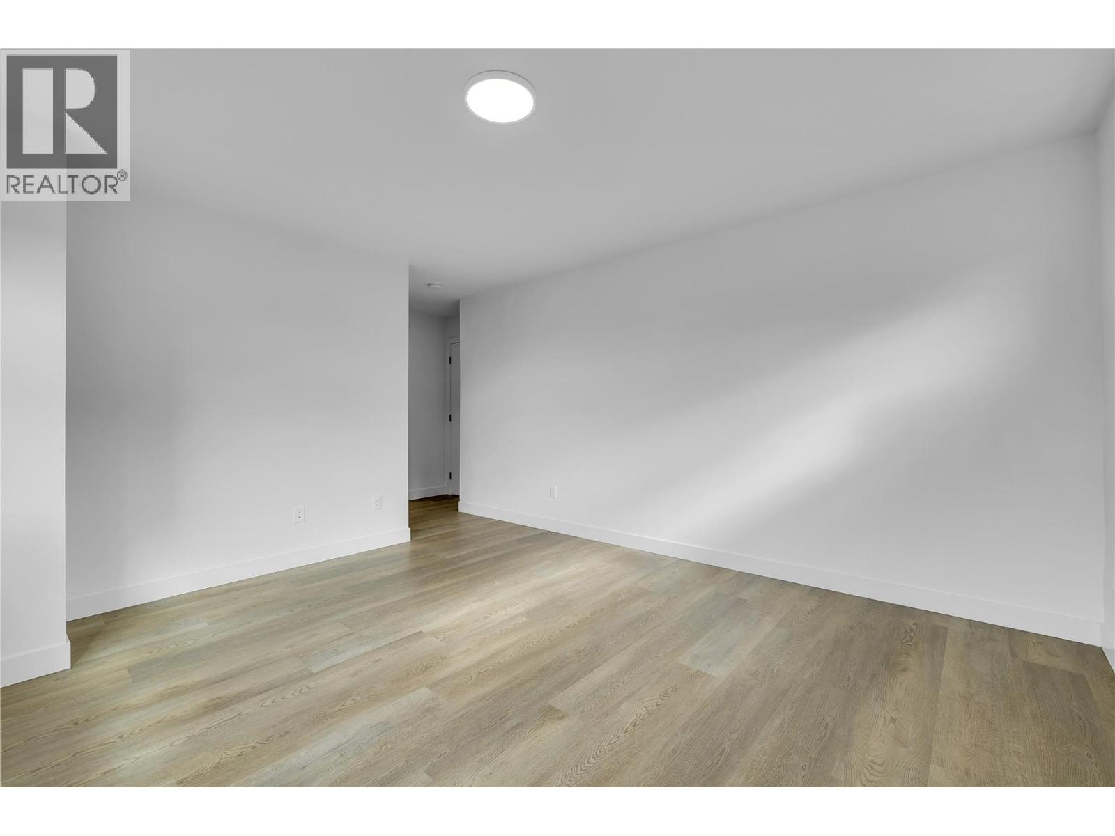 124 5300 Main Street, Kelowna