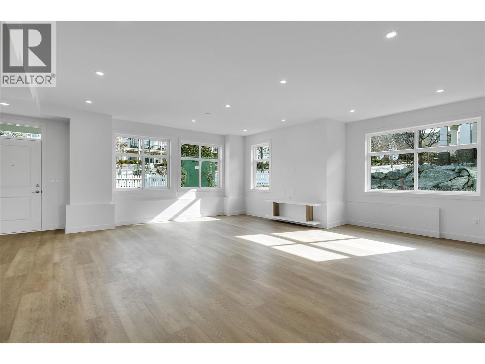 124 5300 Main Street, Kelowna