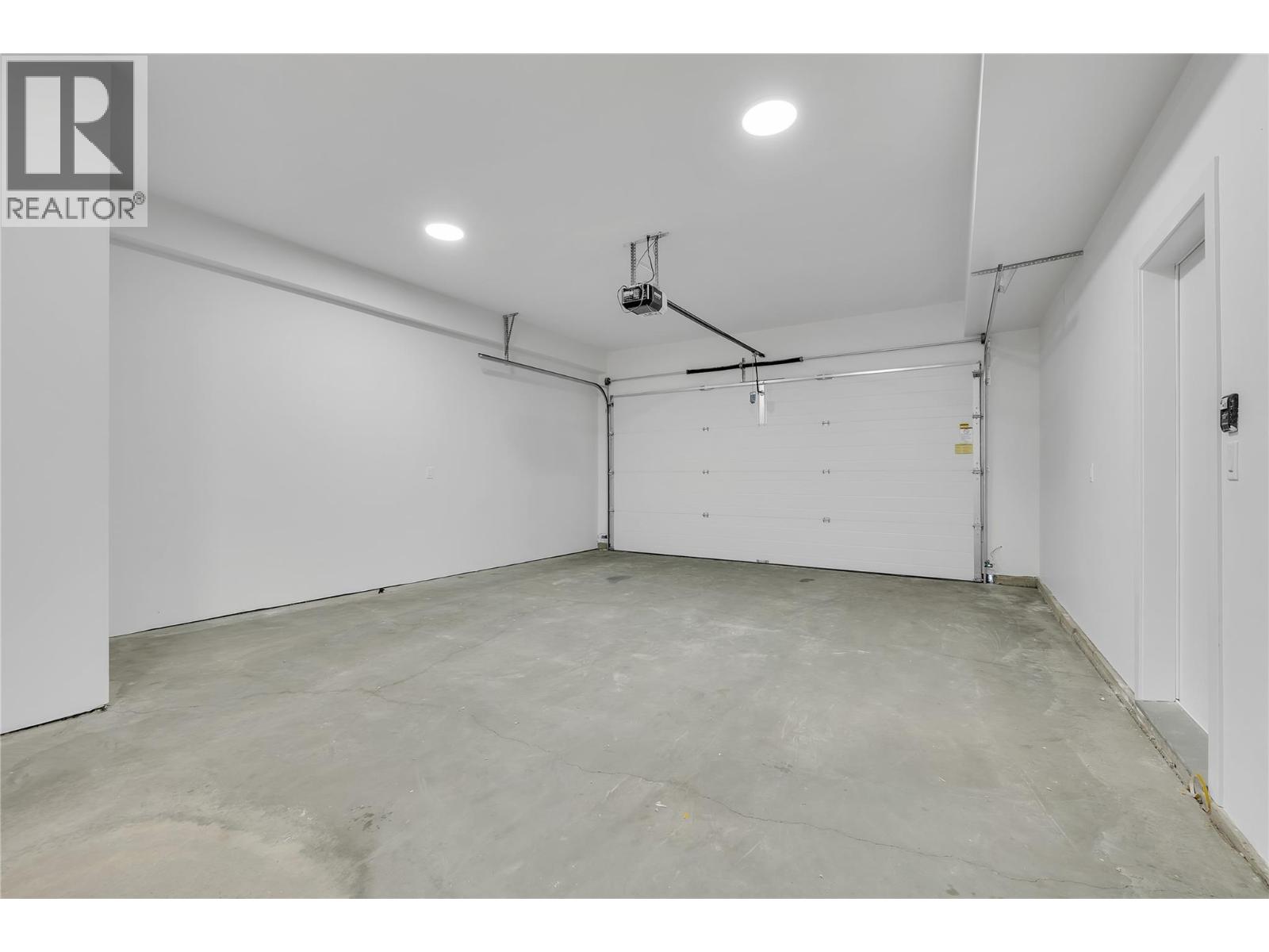 124 5300 Main Street, Kelowna