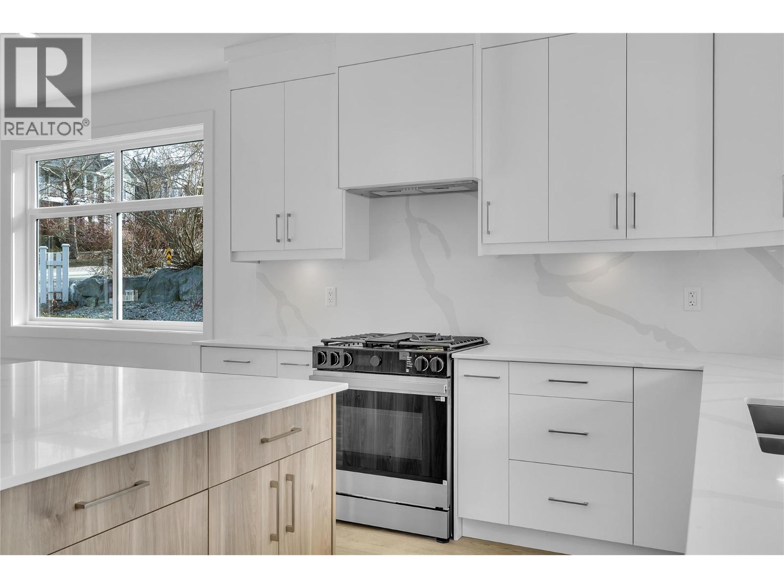 124 5300 Main Street, Kelowna