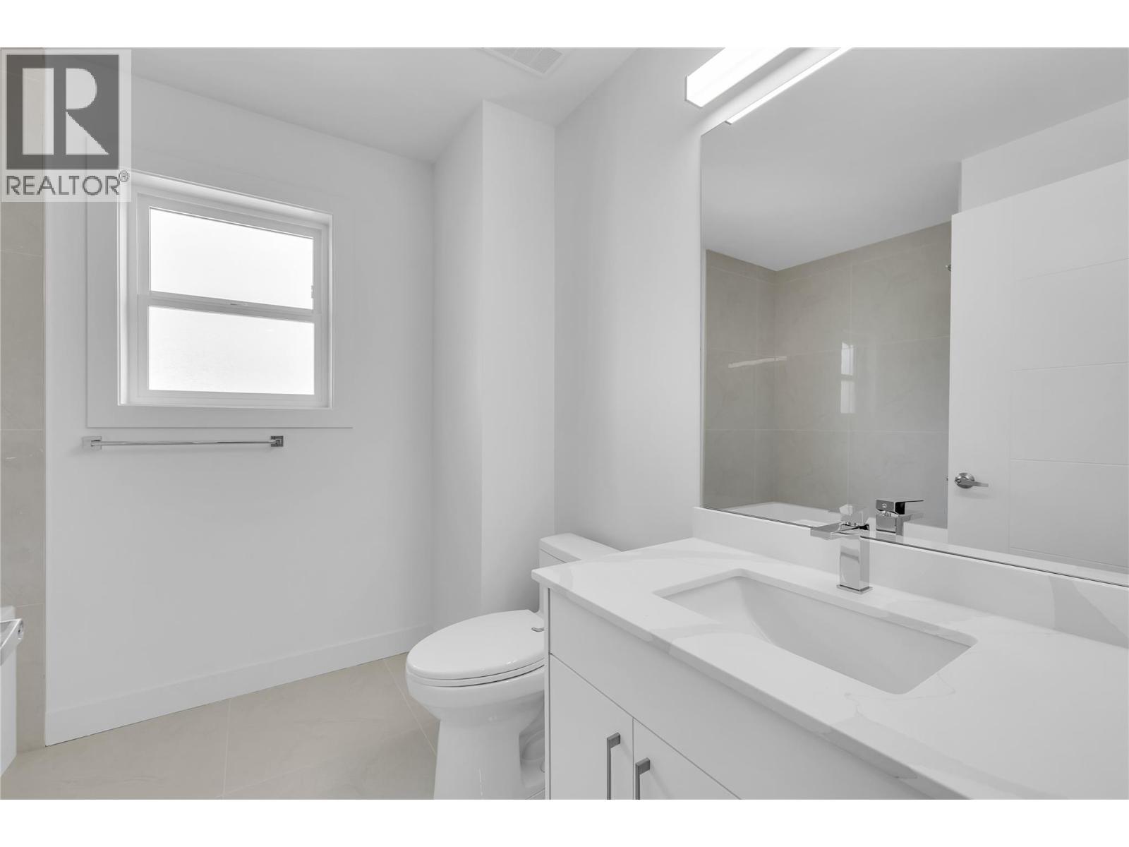 124 5300 Main Street, Kelowna