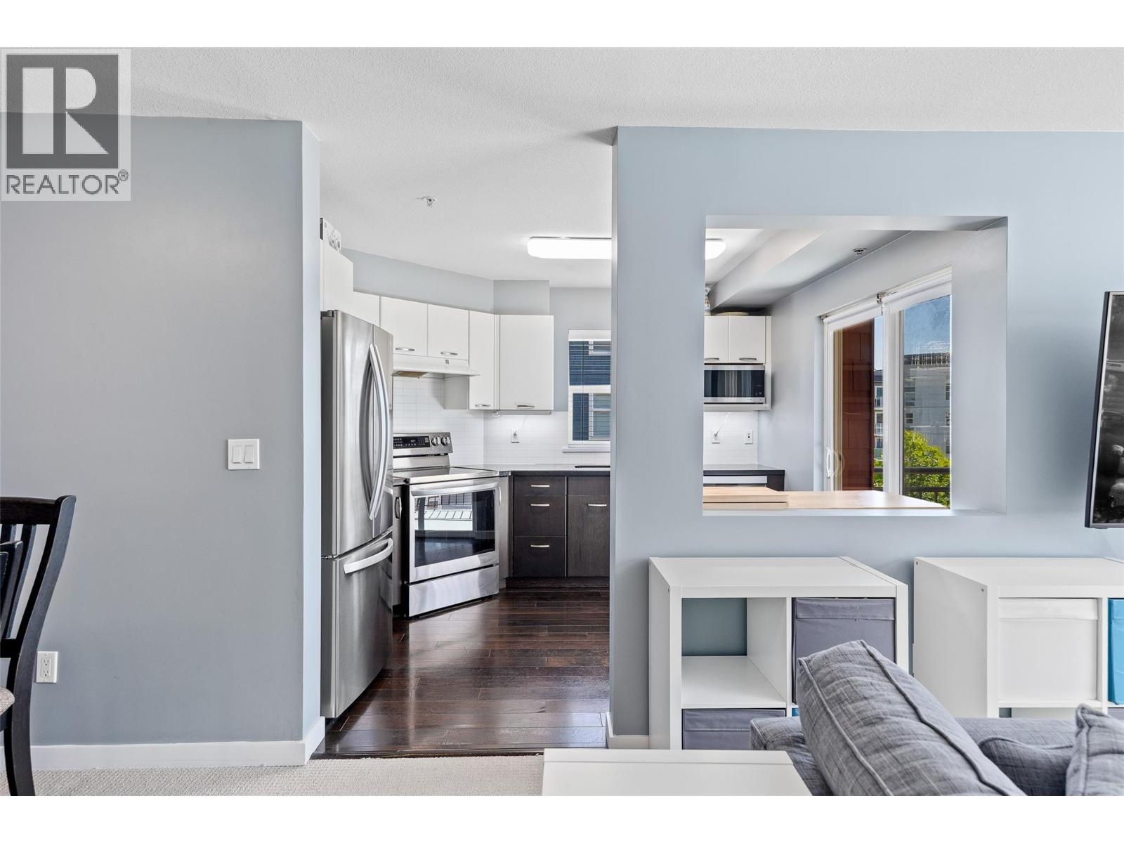 301 555 Yates Road, Kelowna