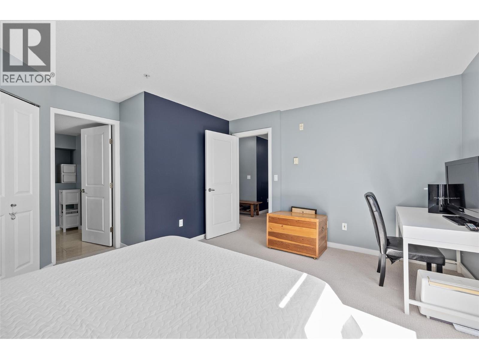 301 555 Yates Road, Kelowna