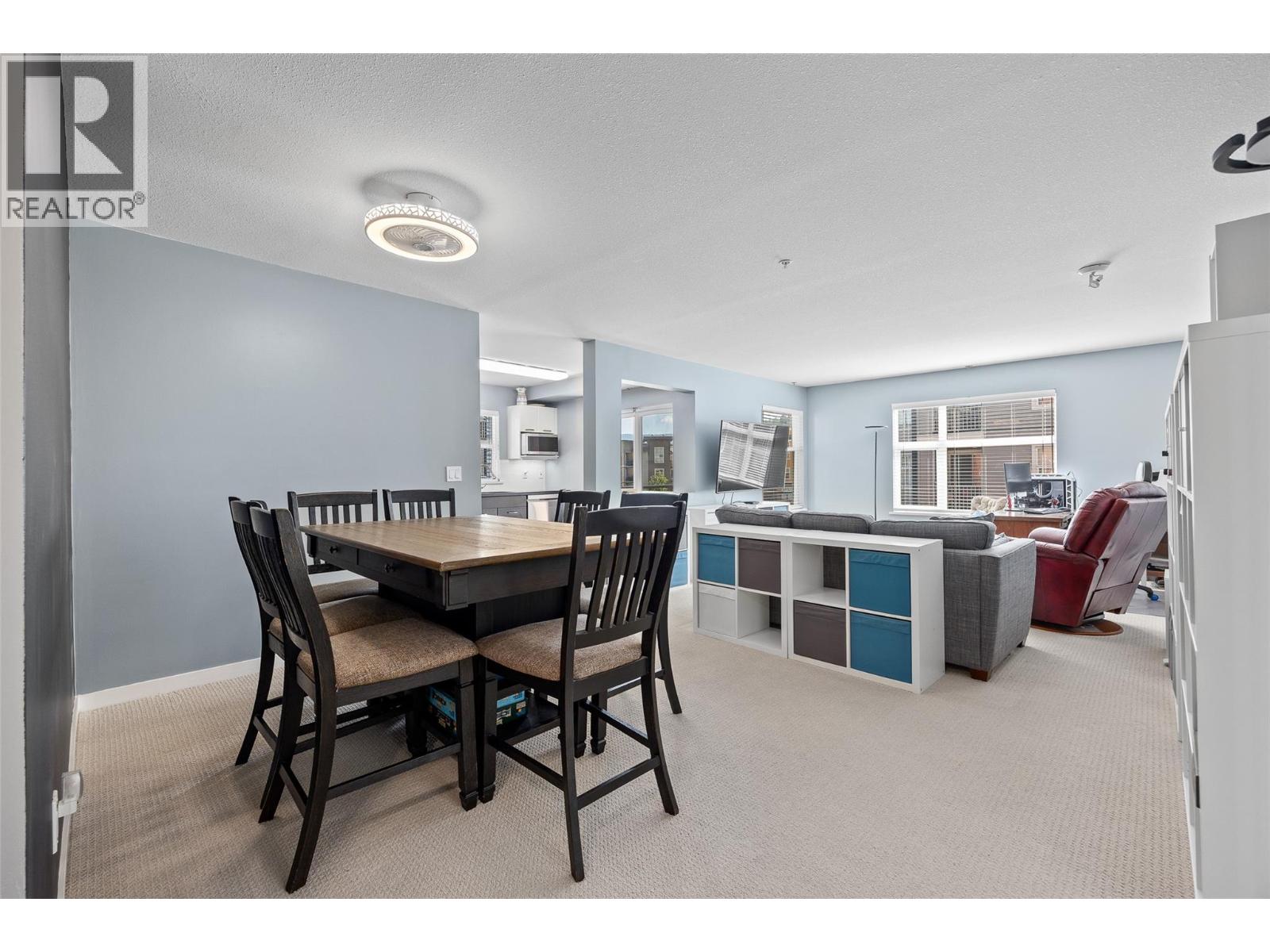 301 555 Yates Road, Kelowna