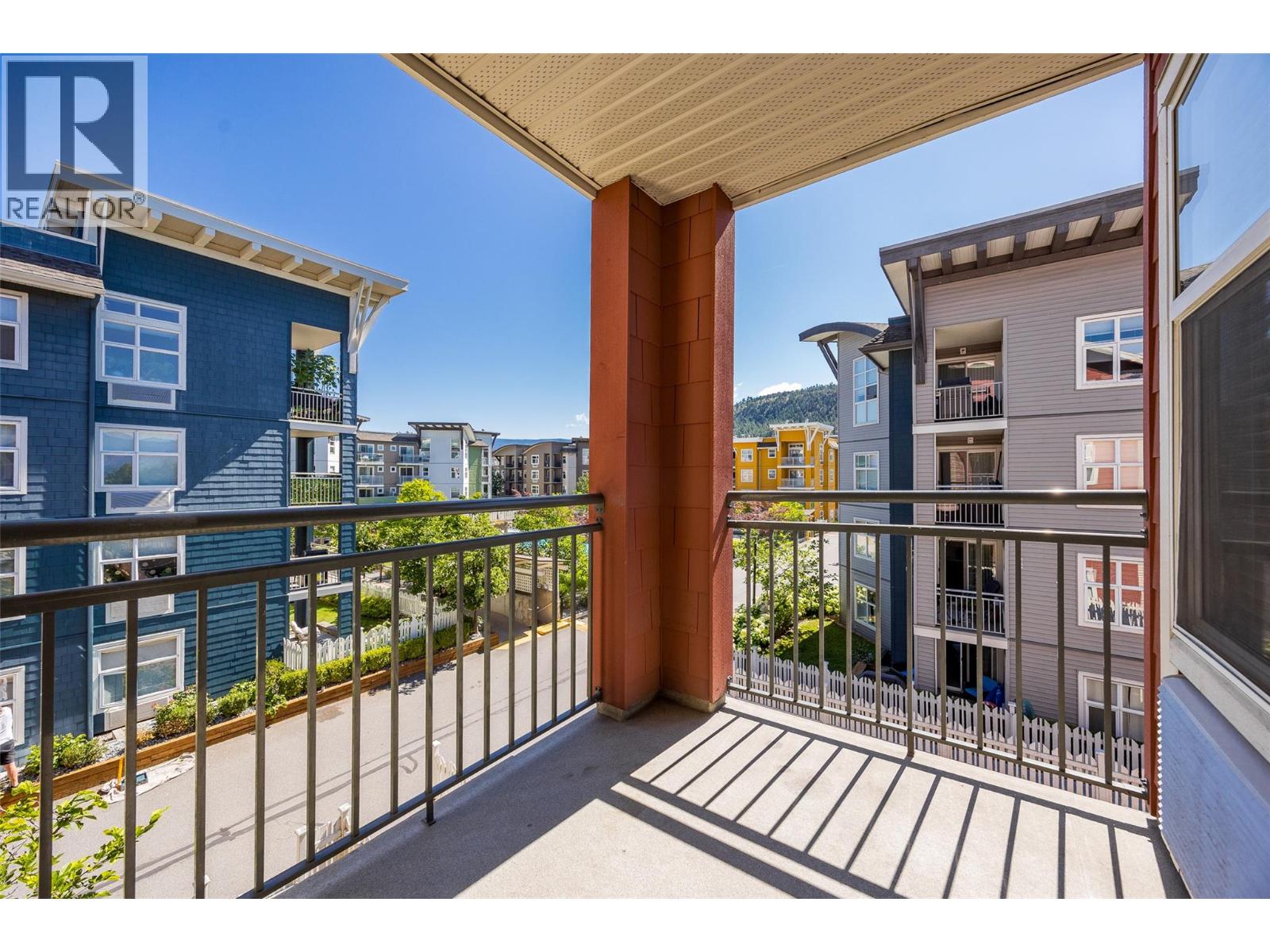 301 555 Yates Road, Kelowna