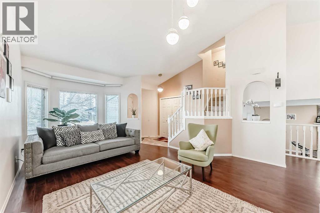 Single Family House for Sale in  Macewan Drive NW MacEwan Glen Calgary 