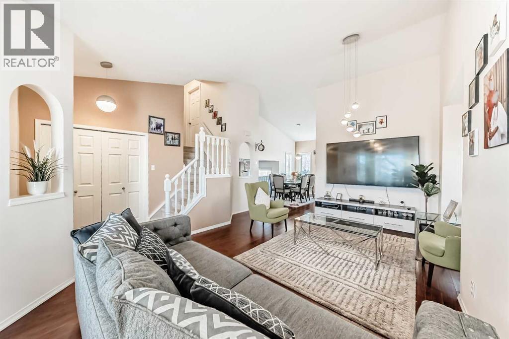 Single Family House for Sale in  Macewan Drive NW MacEwan Glen Calgary 