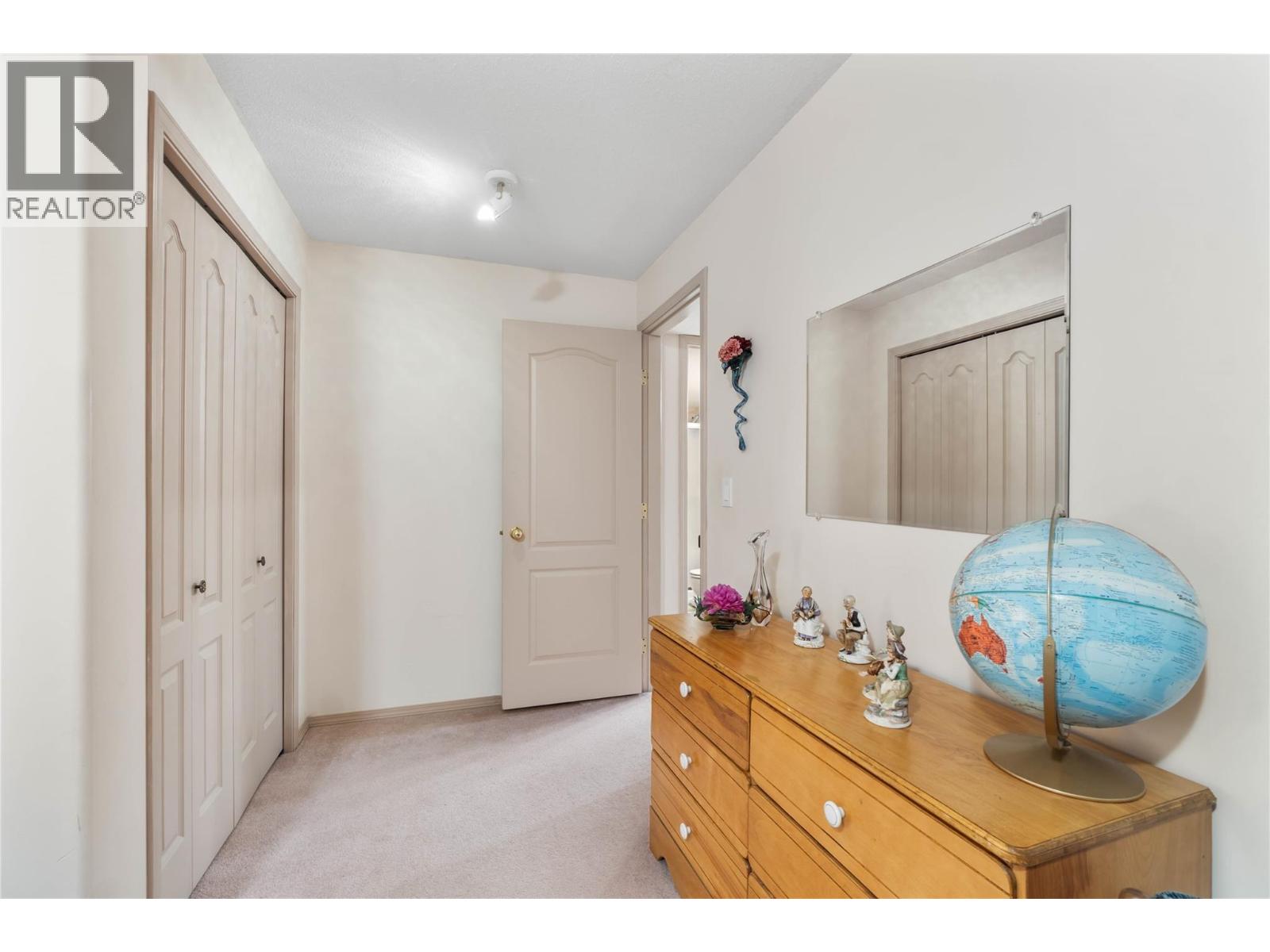 #6 1575 SPRINGHILL DRIVE - 27