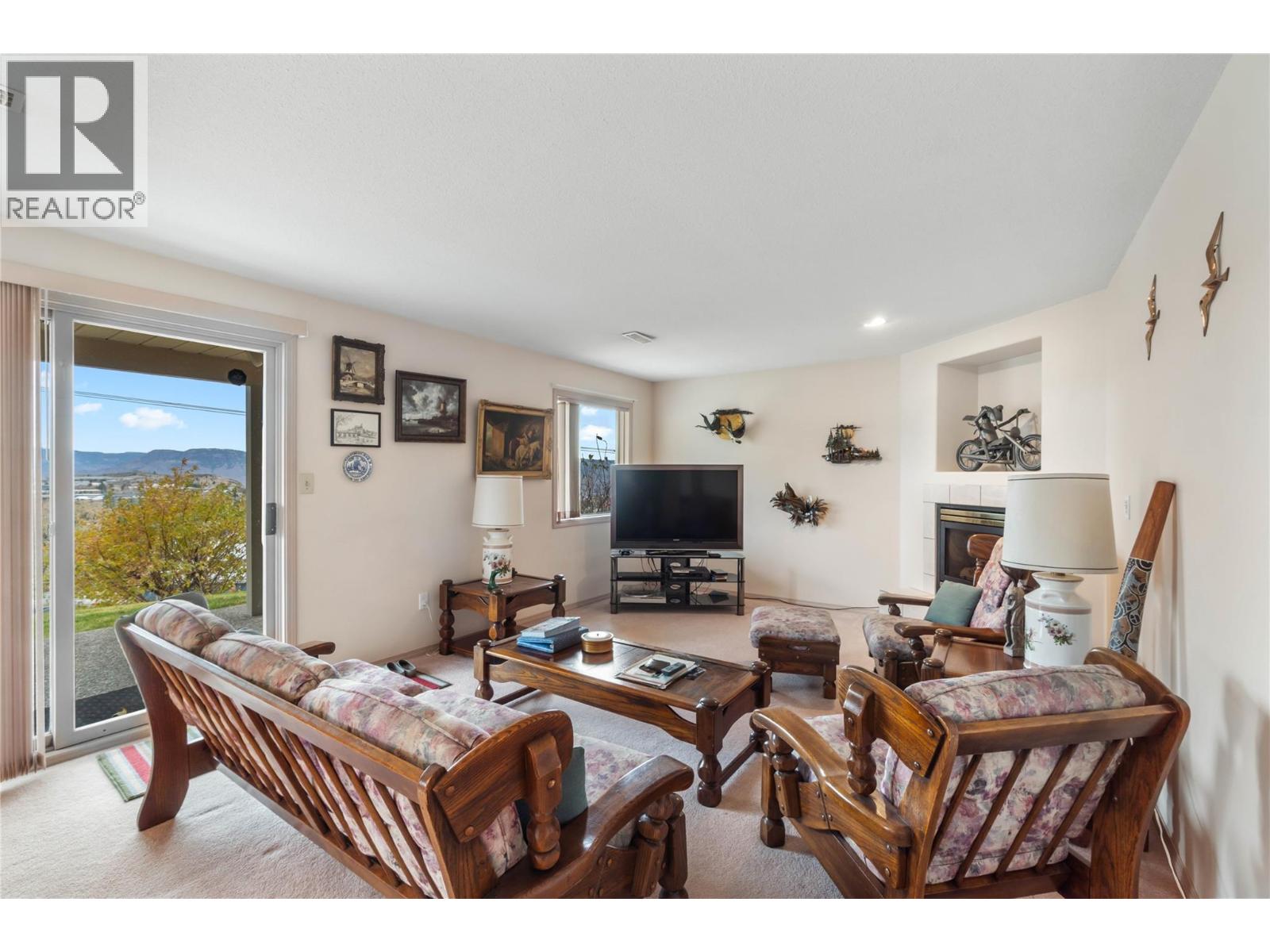 #6 1575 SPRINGHILL DRIVE - 21