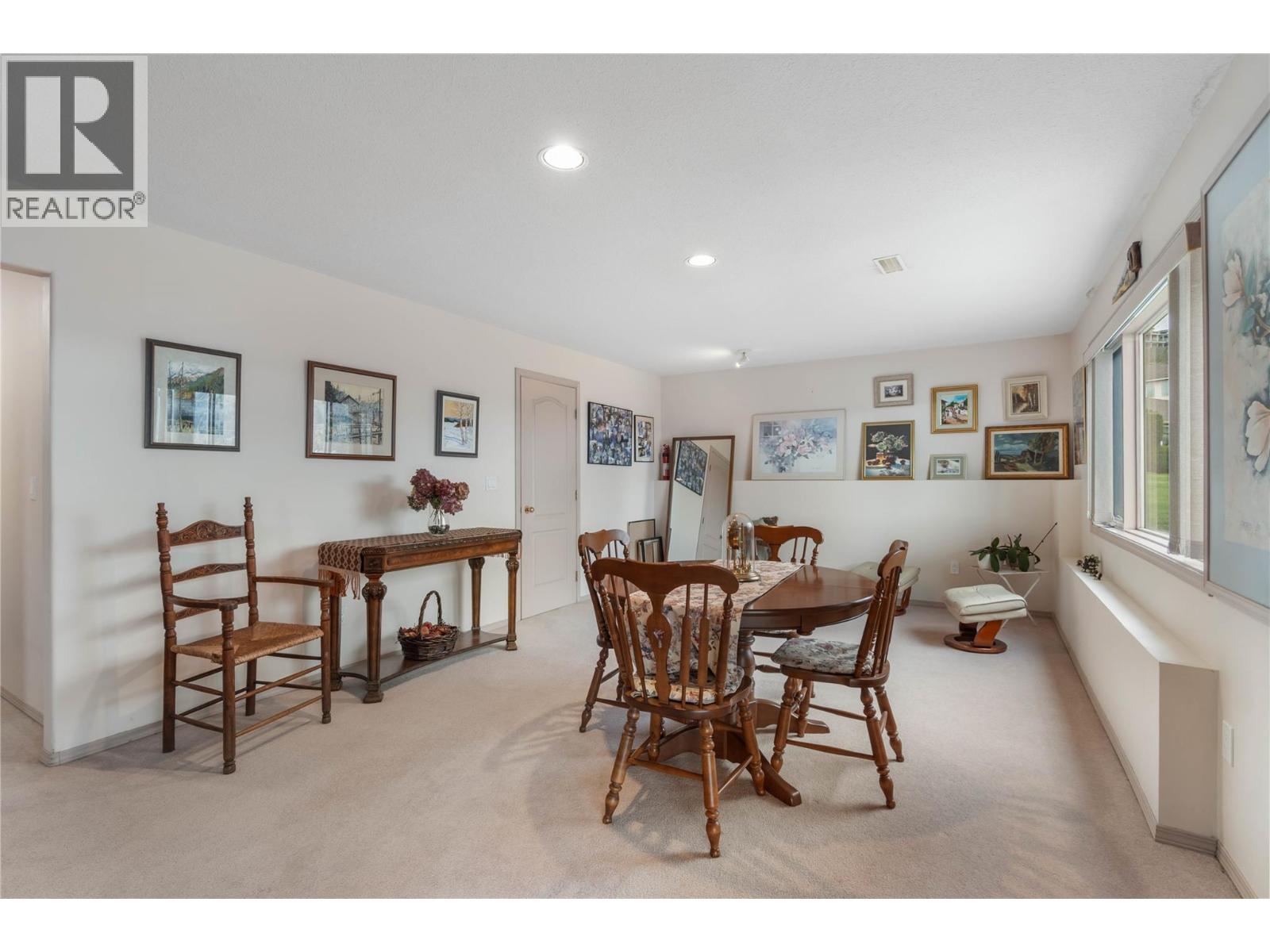 #6 1575 SPRINGHILL DRIVE - 22