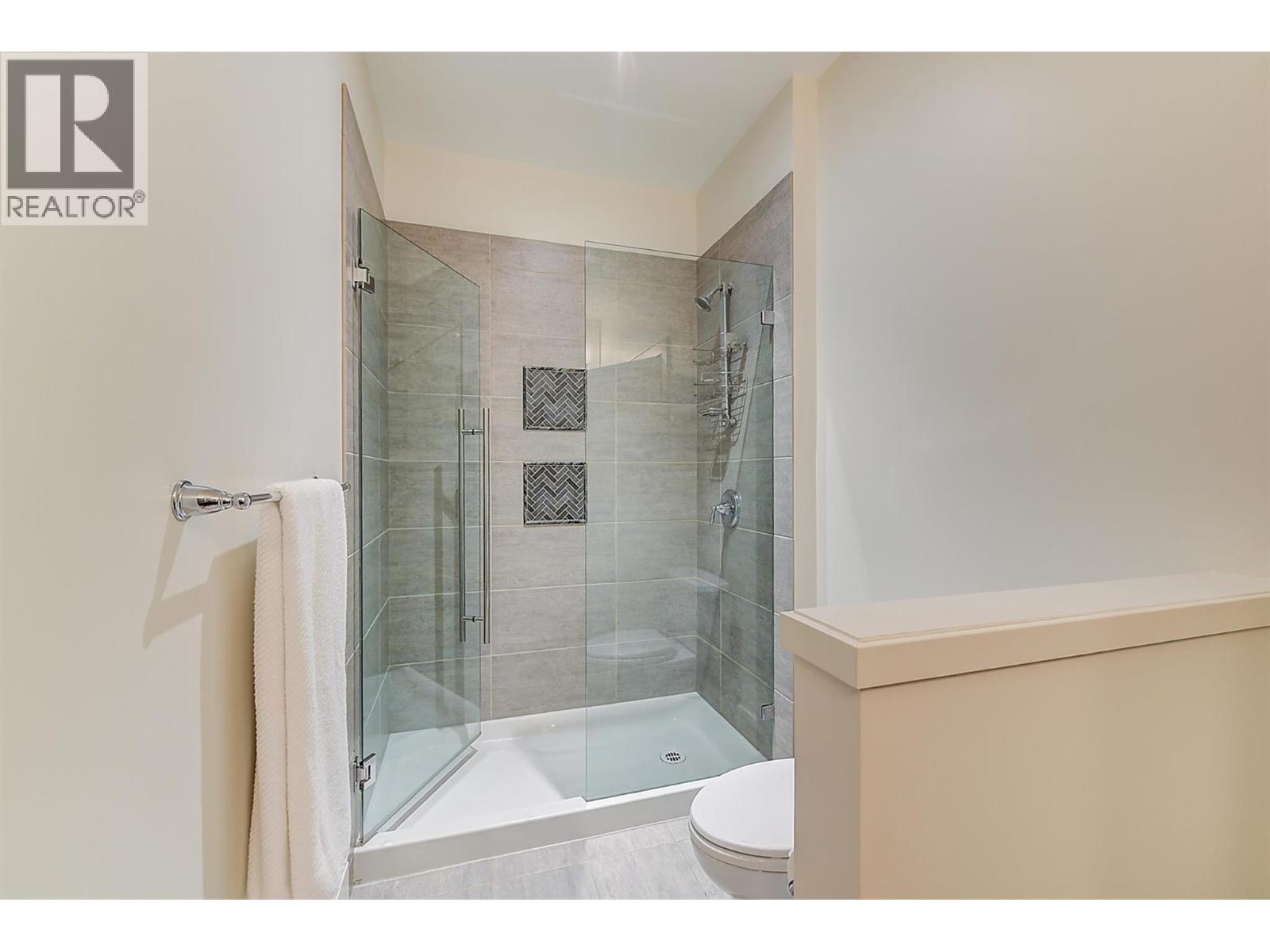 11 1960 KLO Road, Kelowna