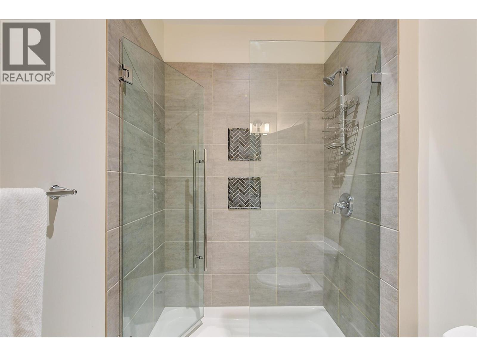 11 1960 KLO Road, Kelowna