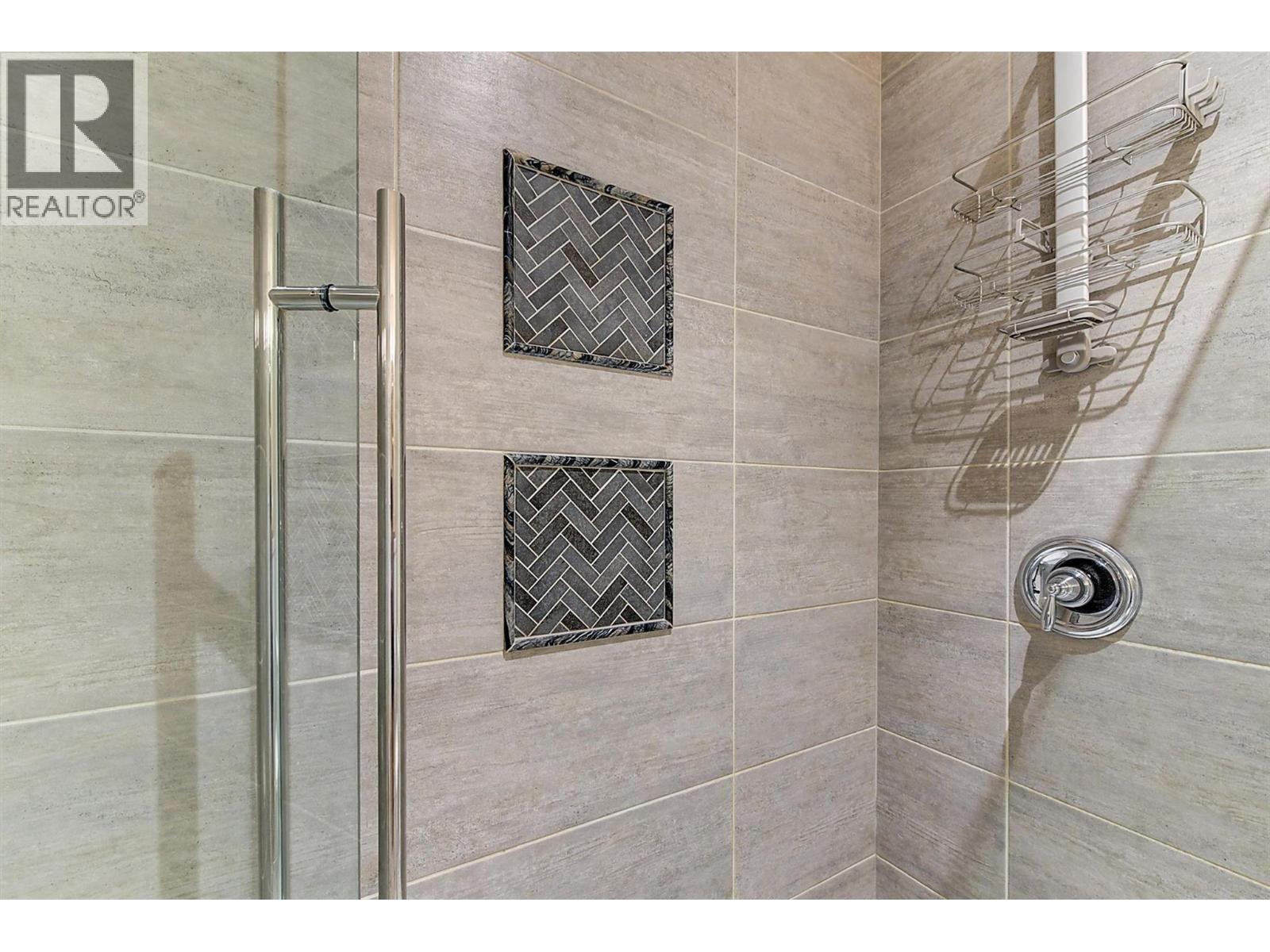 11 1960 KLO Road, Kelowna