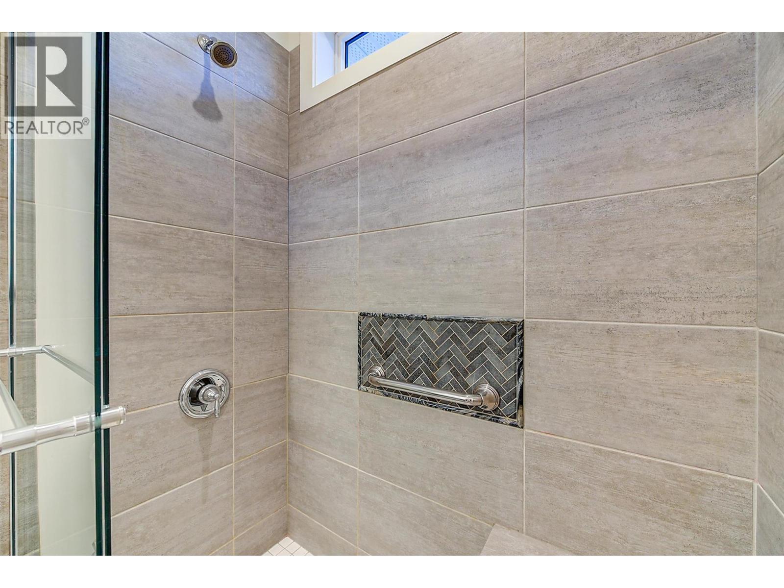 11 1960 KLO Road, Kelowna