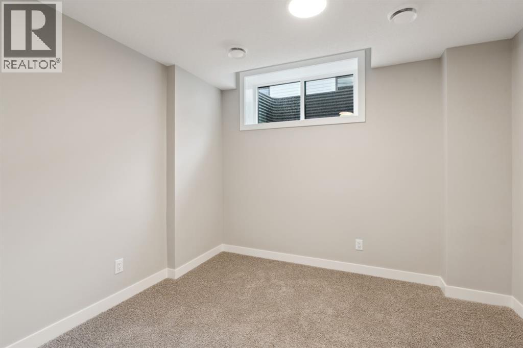 Single Family House for Sale in  Alderwood Close SE Acadia Calgary 