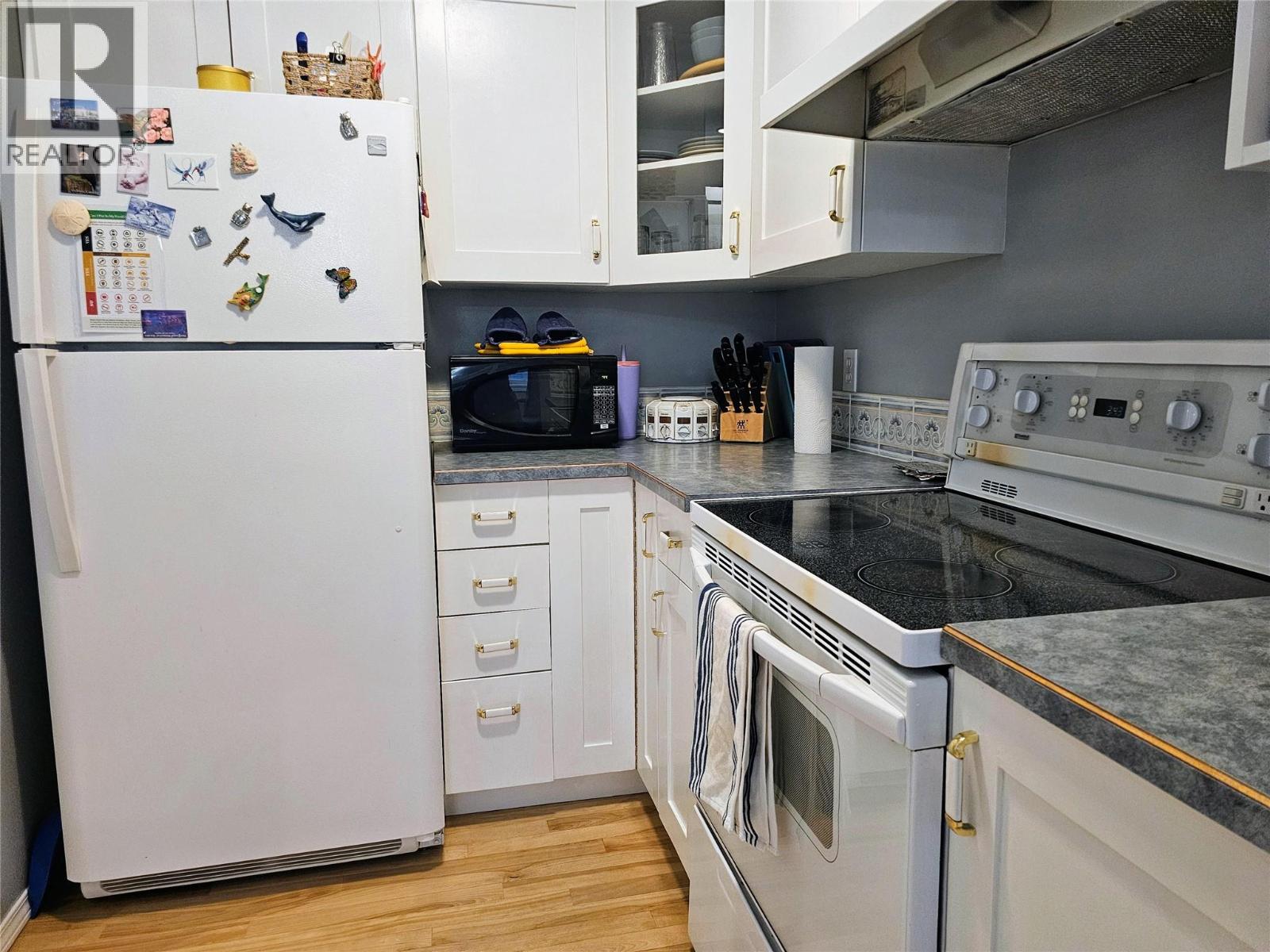 493 Richards Street W, Nelson