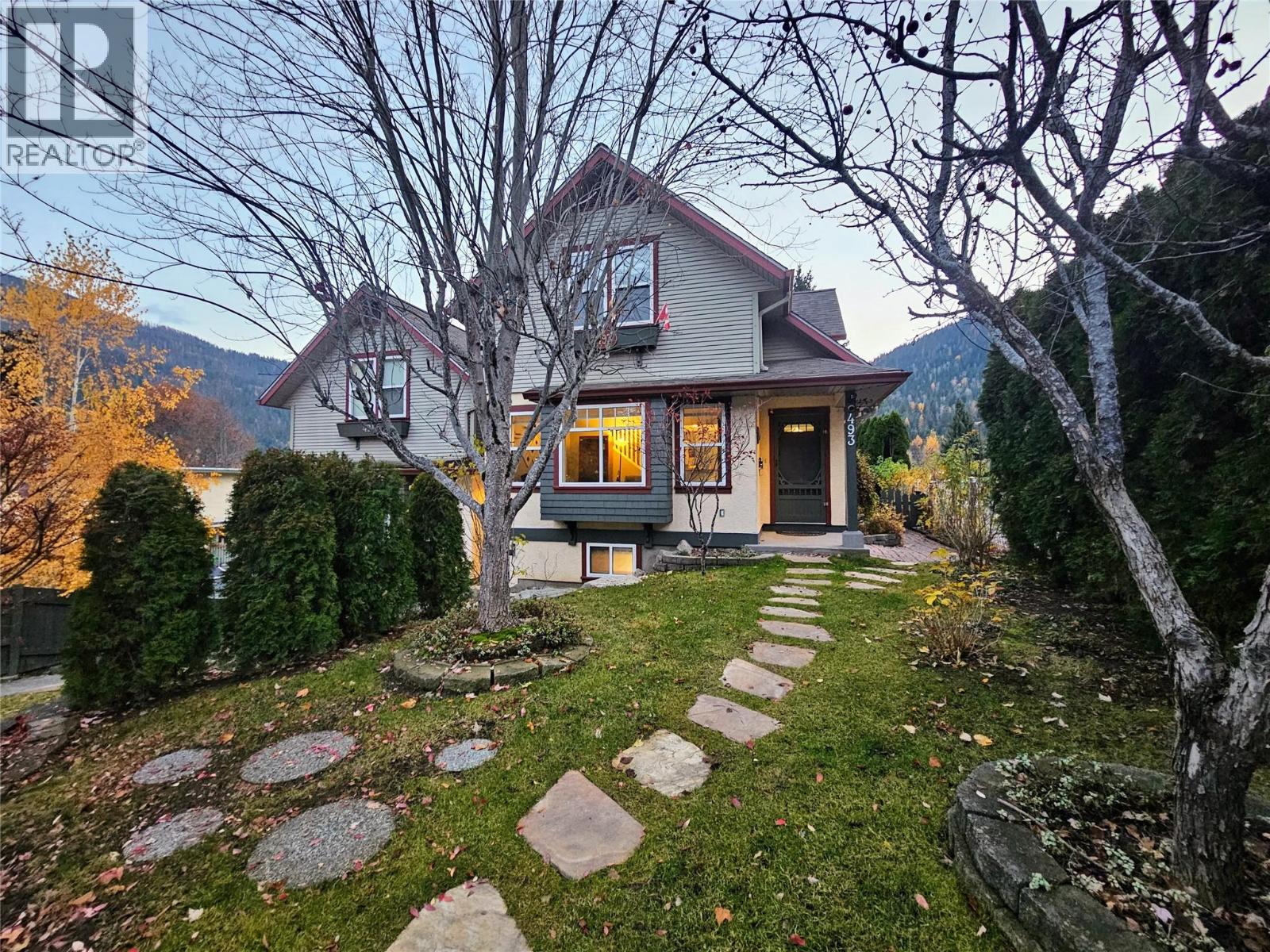 493 Richards Street W, Nelson