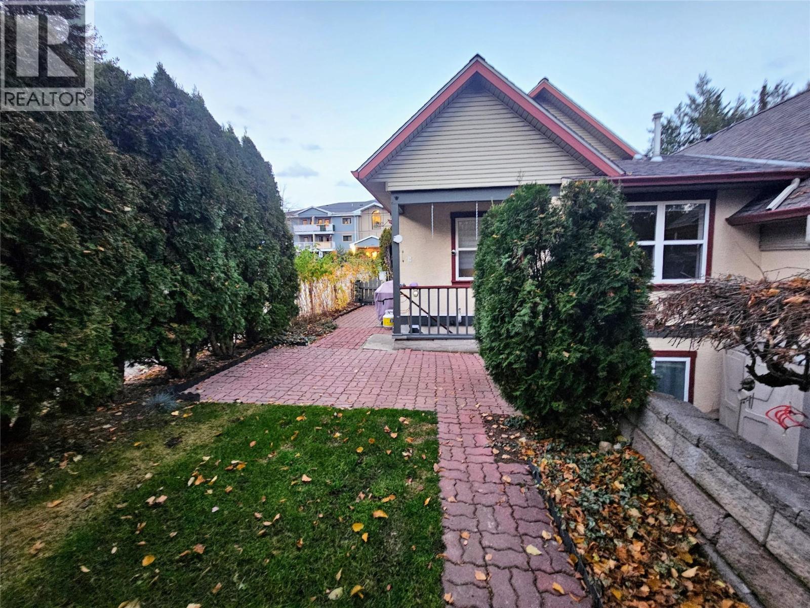 493 Richards Street W, Nelson