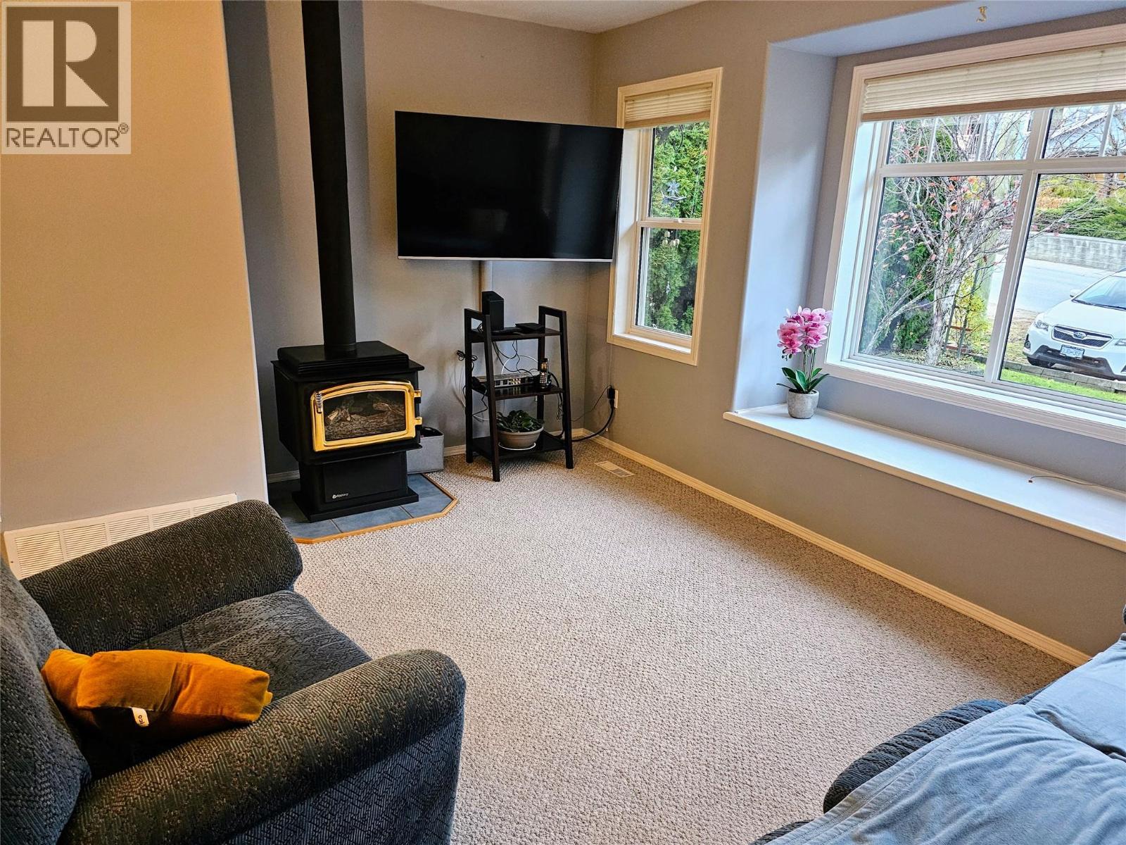 493 Richards Street W, Nelson