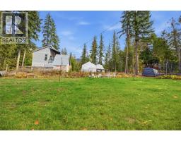 7636 Mountain Drive, Anglemont, BC V0E1M8 Photo 7