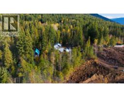 7636 Mountain Drive, Anglemont, BC V0E1M8 Photo 18