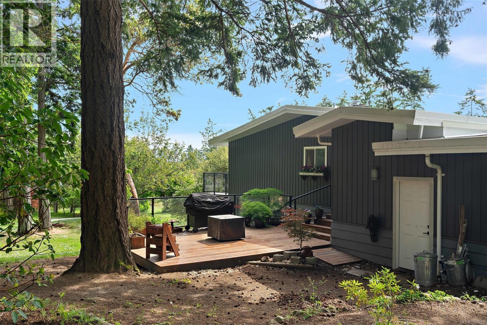 3915 Gilbert Dr, Metchosin