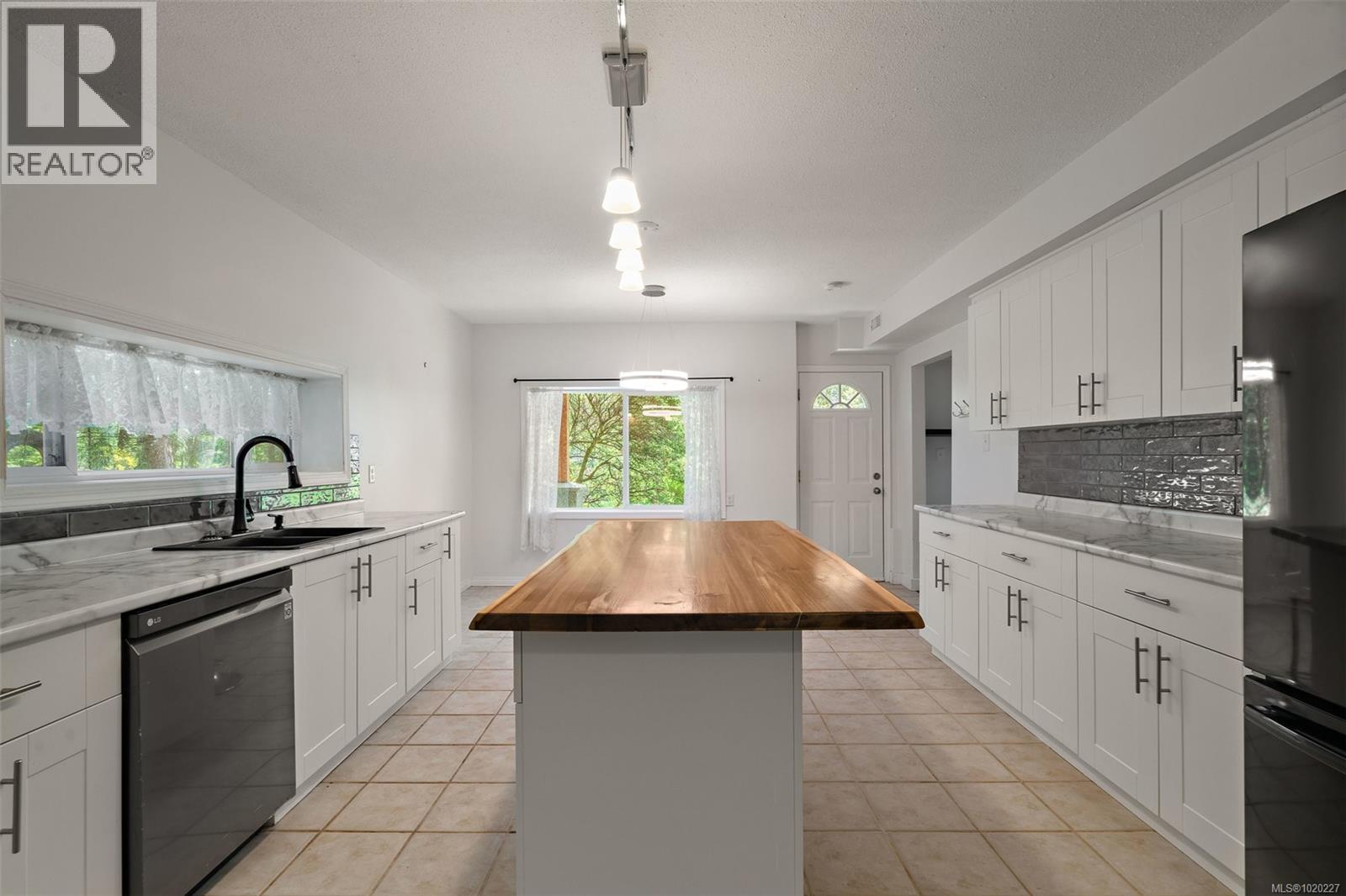 3915 Gilbert Dr, Metchosin