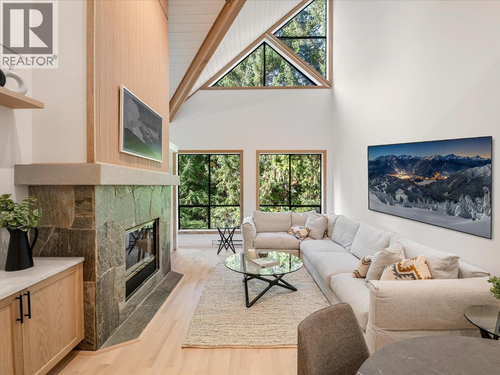 310 4821 SPEARHEAD DRIVE, Whistler