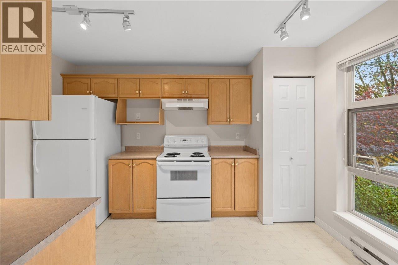 208 301 MAUDE ROAD, Port Moody