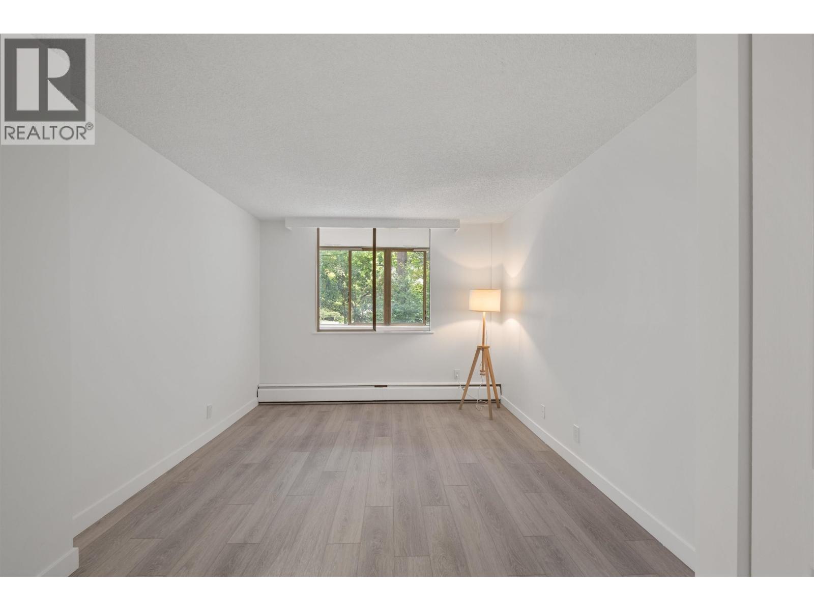 201 2012 FULLERTON AVENUE, North Vancouver