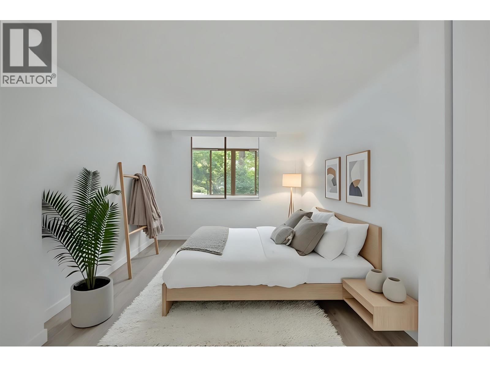 201 2012 FULLERTON AVENUE, North Vancouver