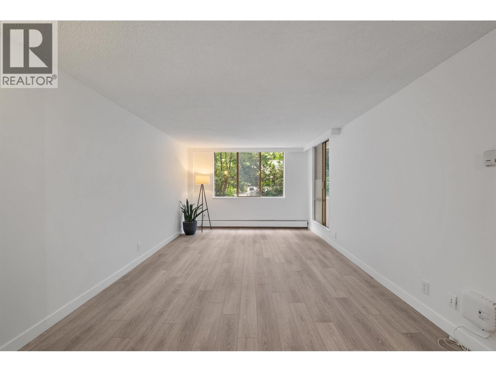 201 2012 FULLERTON AVENUE, North Vancouver