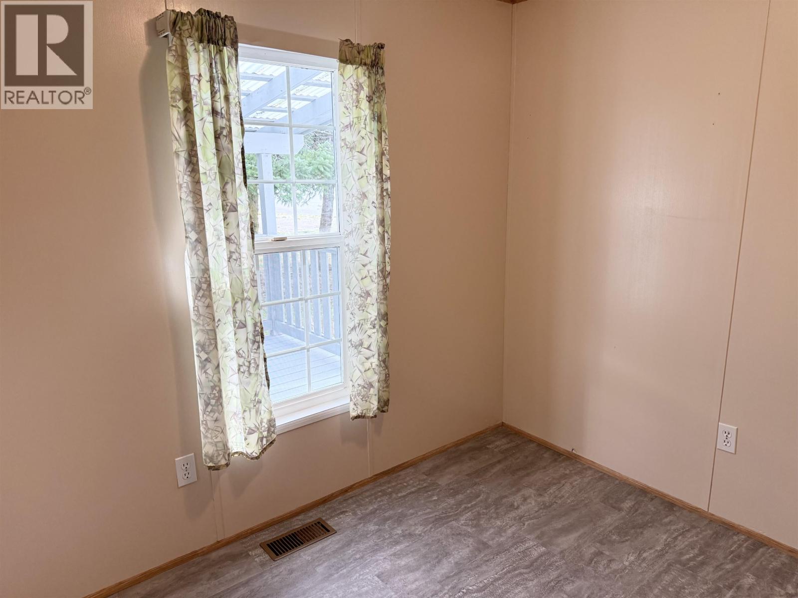 96 1413 SUNSHINE COAST HIGHWAY, Gibsons